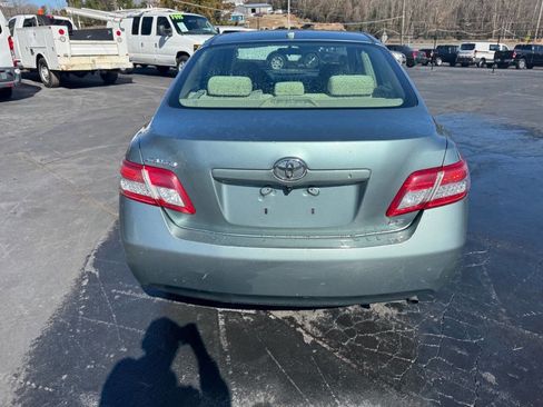Used 2011 Toyota Camry LE image 4