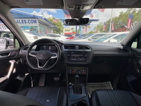 Used 2022 Volkswagen Tiguan SE w/ Panoramic Sunroof Package image 21