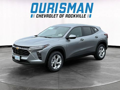 New 2026 Chevrolet Trax LS w/ LS Convenience Package FWD image 2