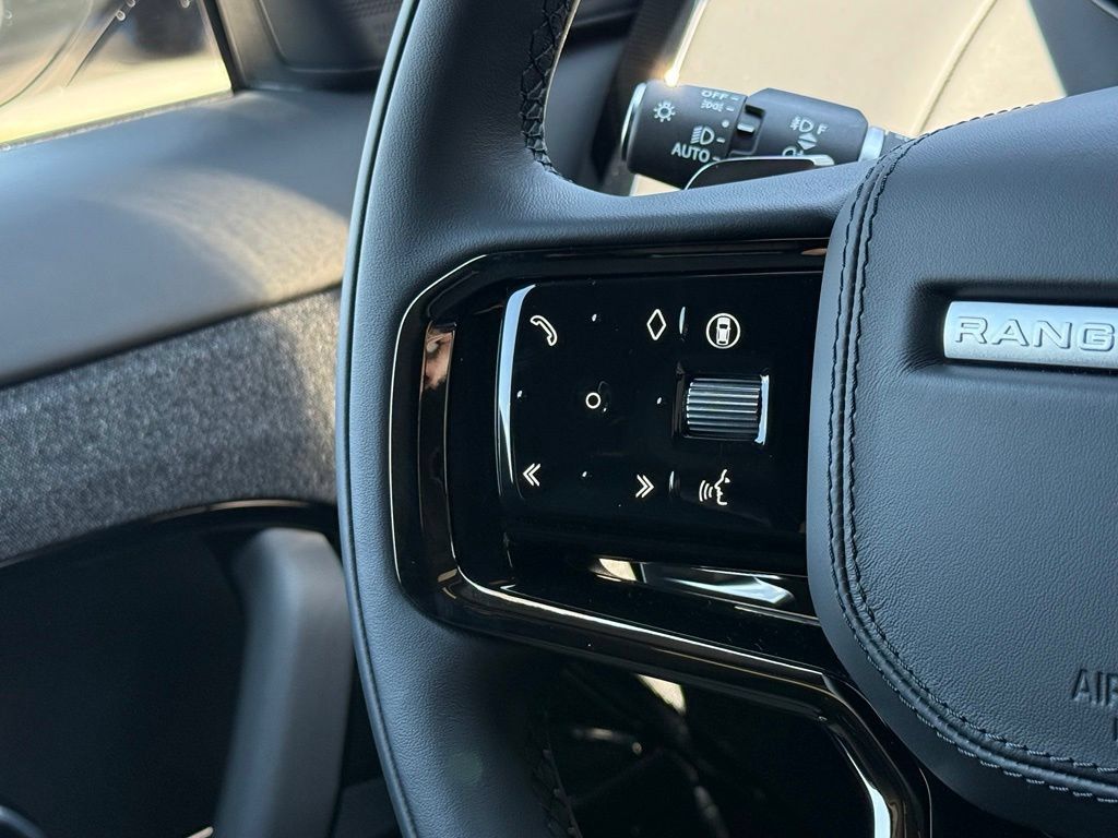 New 2026 Land Rover Range Rover Sport Dynamic SE AWD/4WD image 16