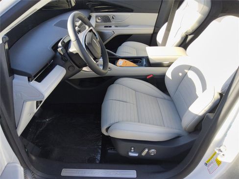 New 2026 Lincoln Nautilus Reserve AWD/4WD image 13