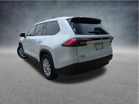 Used 2024 Toyota Grand Highlander AWD image 5