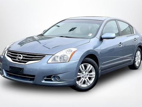 Used 2010 Nissan Altima 2.5 S w/ Convenience Pkg image 2