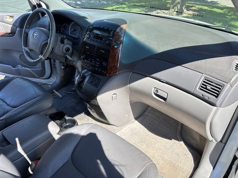 Used 2004 Toyota Sienna XLE image 40