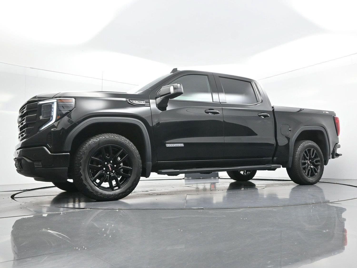 Used 2025 GMC Sierra 1500 Elevation w/ Elevation Premium Package AWD/4WD image 42
