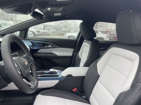 New 2026 Chevrolet Equinox EV LT FWD image 12