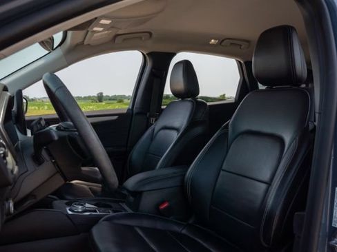 Used 2023 Ford Escape Platinum AWD/4WD image 12
