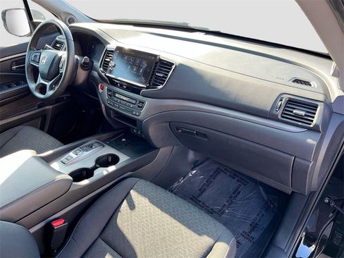 Used 2024 Honda Ridgeline Sport image 27