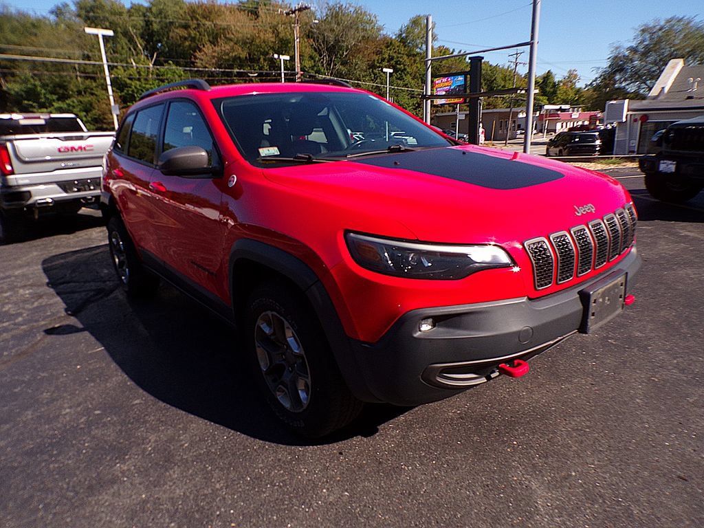 Used 2019 Jeep Cherokee Trailhawk w/ Cold Weather Group AWD/4WD image 3