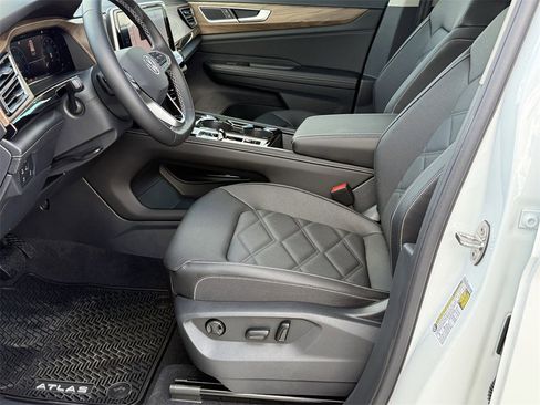 New 2026 Volkswagen Atlas SE image 12