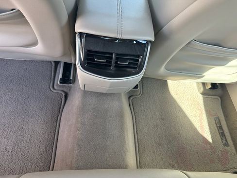 Used 2013 Cadillac XTS 4dr Sdn FWD image 25