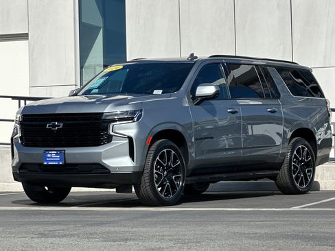 Used 2024 Chevrolet Suburban RST w/ Luxury Package image 7