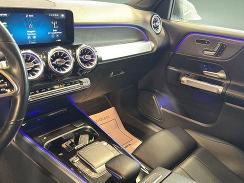 Used 2022 Mercedes-Benz GLB 250 4MATIC image 28