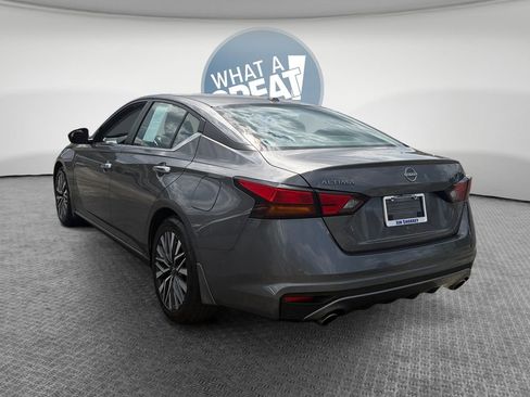 Used 2024 Nissan Altima 2.5 SV w/ SV Premium Package FWD image 4