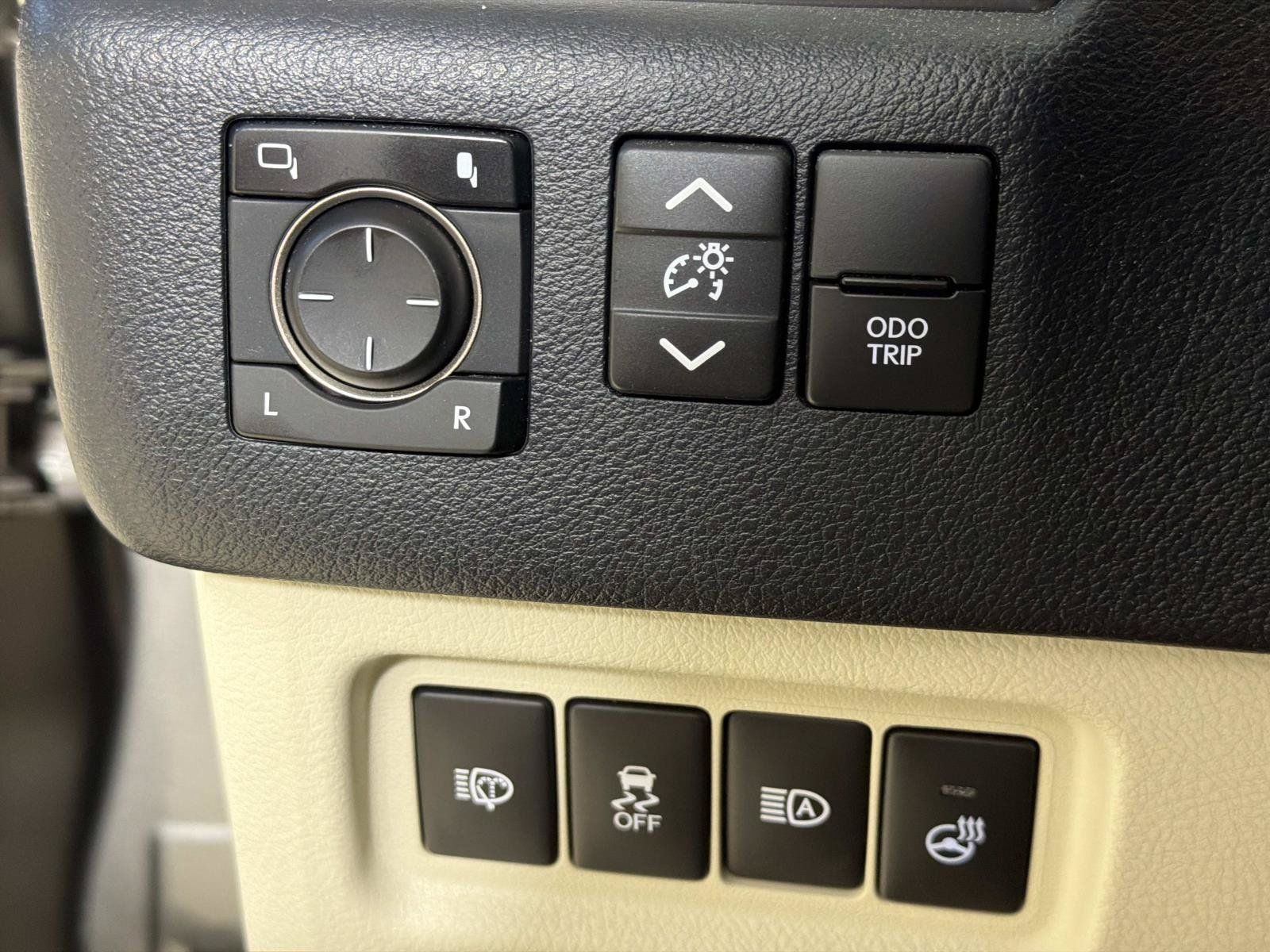 Used 2022 Lexus GX 460 Premium w/ Premium Package AWD/4WD image 32