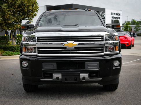 Used 2016 Chevrolet Silverado 2500 High Country w/ Duramax Plus Package image 3
