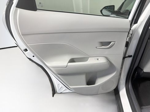 Used 2025 Hyundai Kona SEL FWD image 26