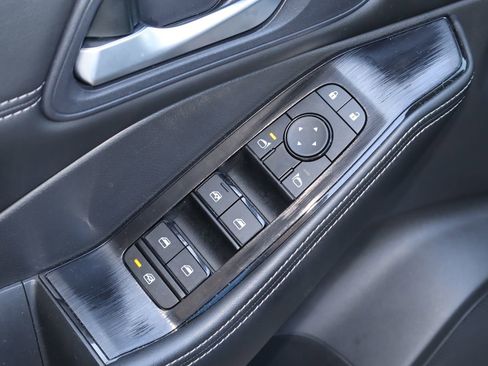 Used 2024 Nissan Rogue SV w/ SV Premium Package FWD image 21