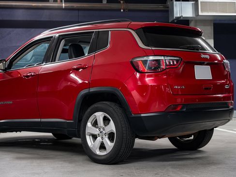 Used 2018 Jeep Compass Latitude w/ Popular Equipment Group AWD/4WD image 27