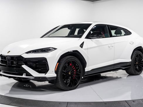 Used 2025 Lamborghini Urus SE image 7