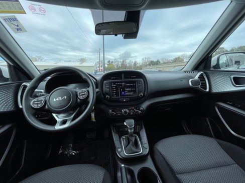 Used 2025 Kia Soul LX w/ LX Technology Package image 31