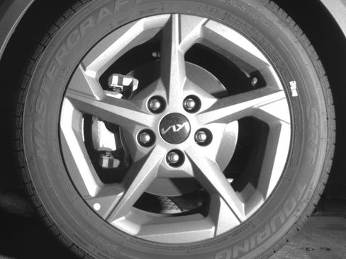 Used 2025 Kia K4 LXS image 12