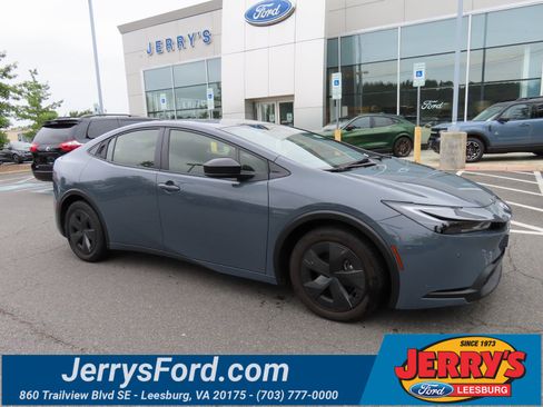 Used 2024 Toyota Prius LE image 1