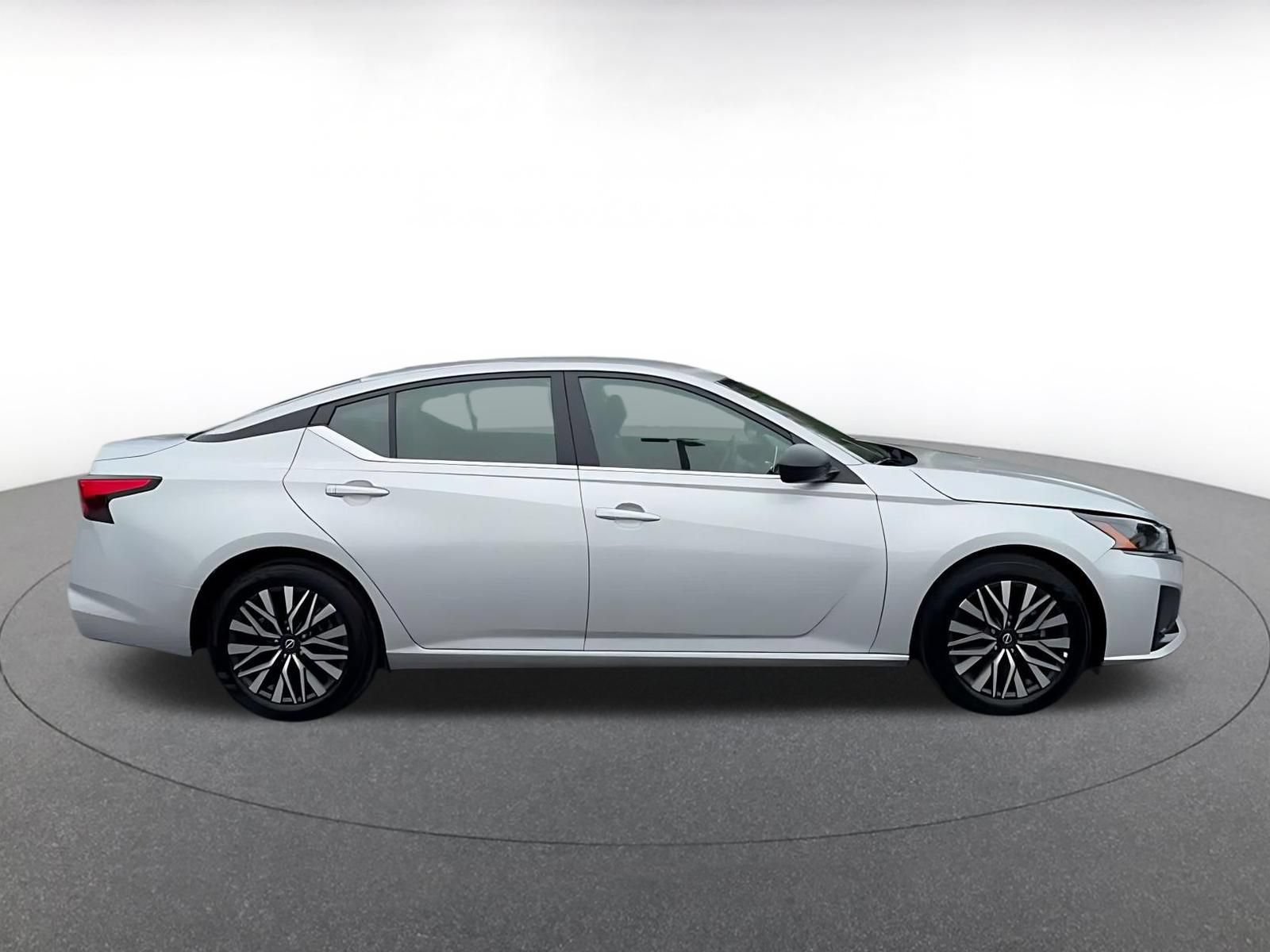 Used 2026 Nissan Altima 2.5 SV FWD image 15