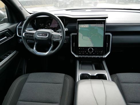 Used 2025 GMC Acadia Elevation AWD/4WD image 19