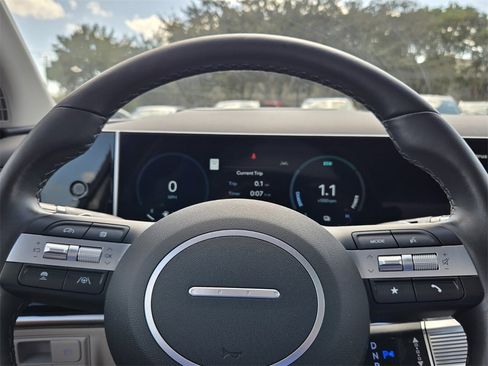 Certified 2025 Hyundai Tucson Limited image 24