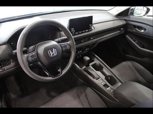 Certified 2025 Honda Accord SE image 13