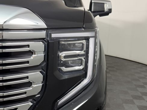 Used 2026 GMC Sierra 1500 Denali w/ Denali Reserve Package AWD/4WD image 9