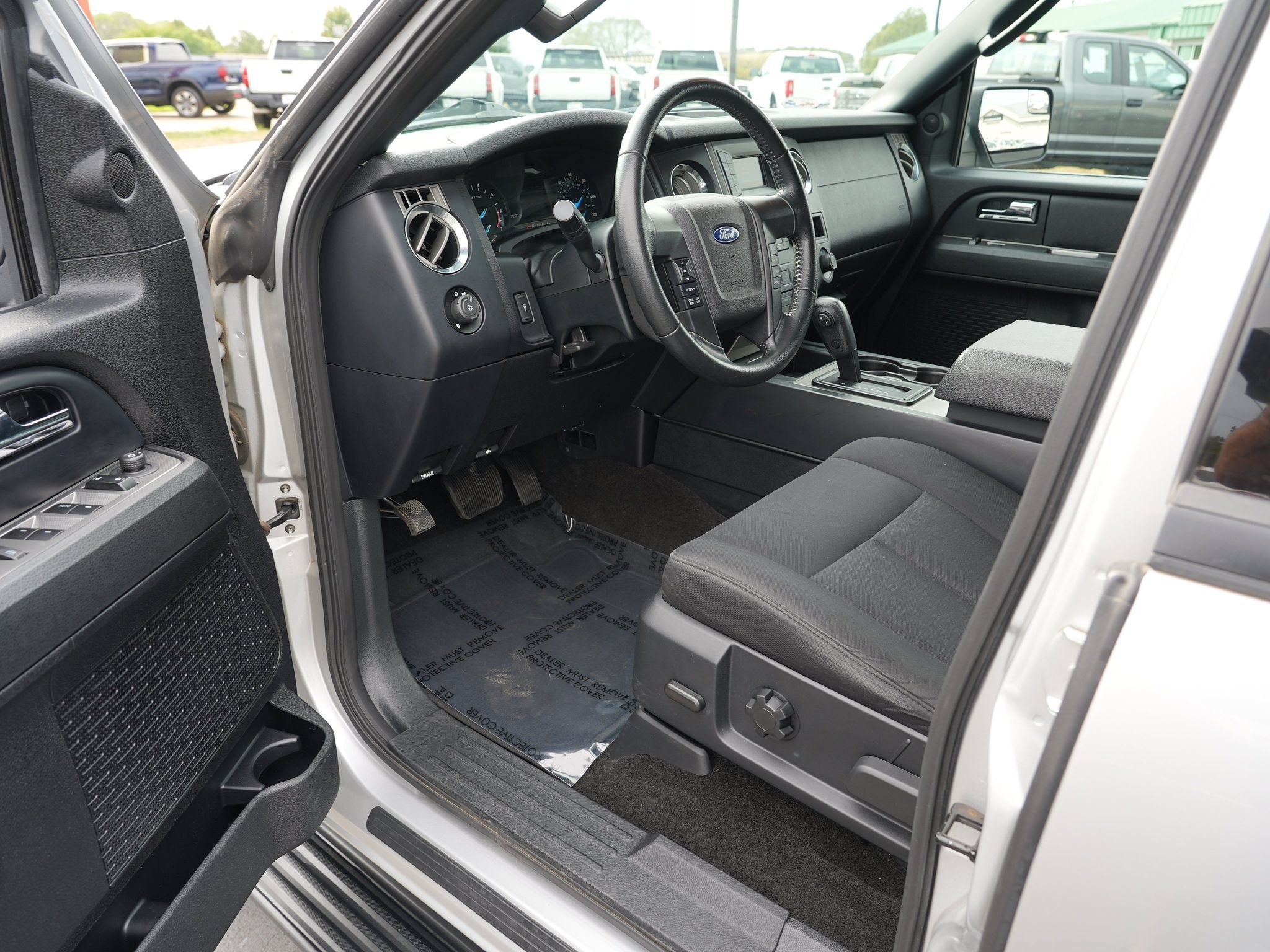 Used 2017 Ford Expedition EL XL w/ Equipment Group 101A RWD image 13