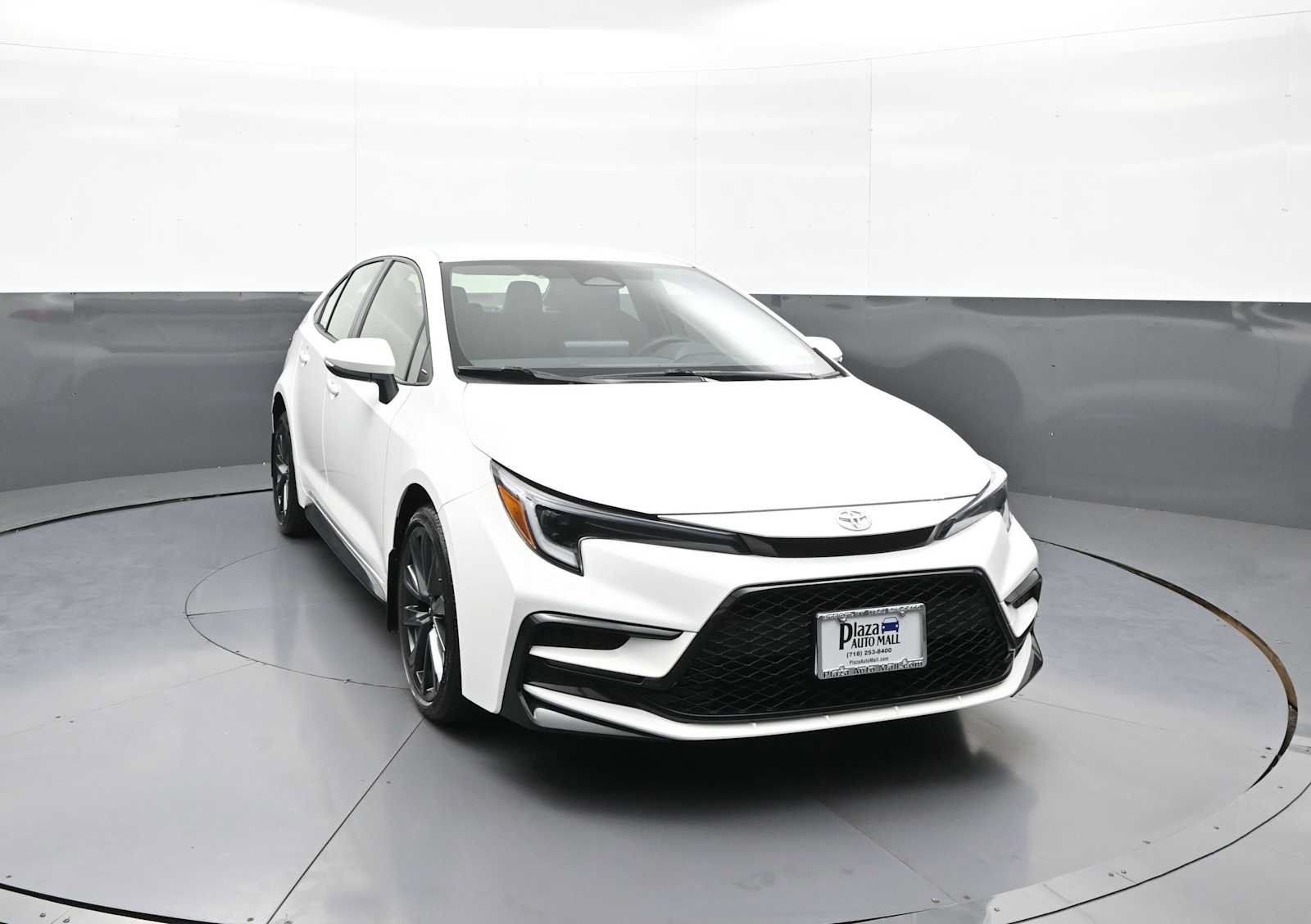 Certified 2026 Toyota Corolla SE FWD image 3