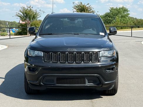 Used 2020 Jeep Grand Cherokee Altitude RWD image 8