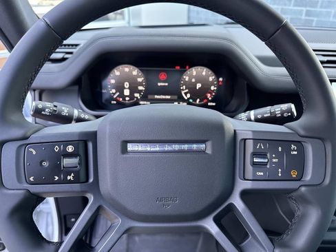 Certified 2025 Land Rover Defender 110 X-Dynamic SE AWD/4WD image 27