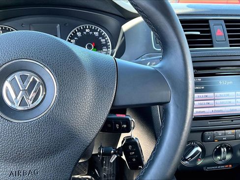Used 2013 Volkswagen Jetta TDI FWD image 25