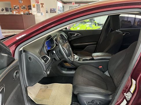 Used 2015 Chrysler 200 Limited w/ Convenience Group image 26