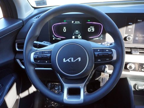 Used 2025 Kia Sportage LX image 37