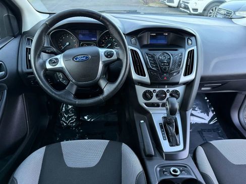 Used 2014 Ford Focus SE w/ SE Sport Package image 16