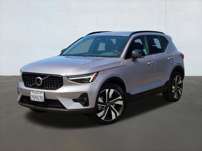 Used 2026 Volvo XC40 B5 Ultra w/ Climate Package