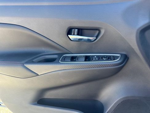 New 2025 Nissan Versa SR w/ Trunk Package image 17