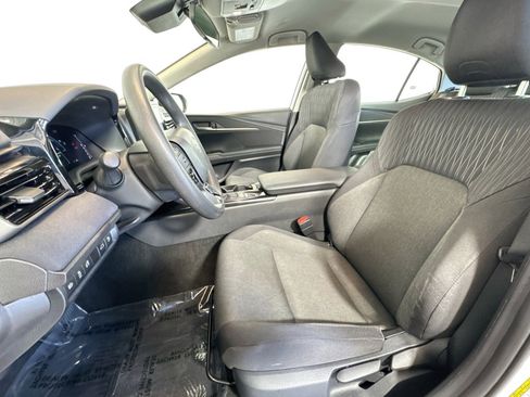 Used 2025 Toyota Camry LE image 18