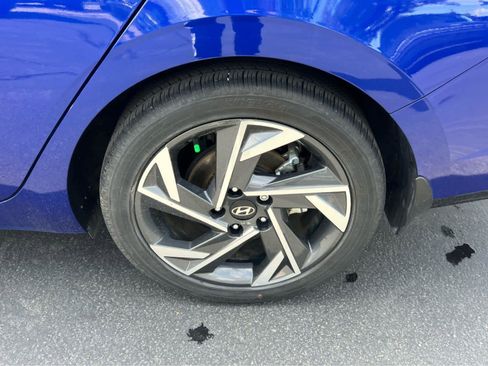 Certified 2024 Hyundai Elantra Limited FWD image 14