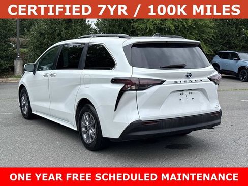 Used 2024 Toyota Sienna XLE FWD image 4
