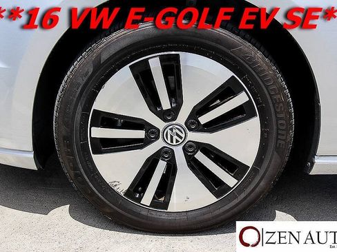 Used 2016 Volkswagen e-Golf SE FWD image 45