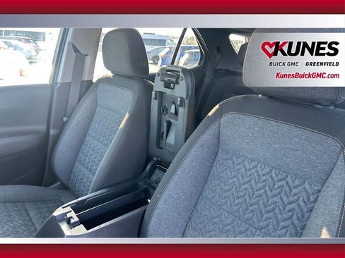 Used 2024 Chevrolet Equinox LT image 18