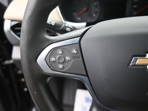 Used 2023 Chevrolet Traverse LS FWD image 12