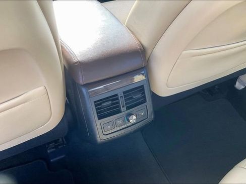 Used 2013 Toyota Avalon Limited image 34