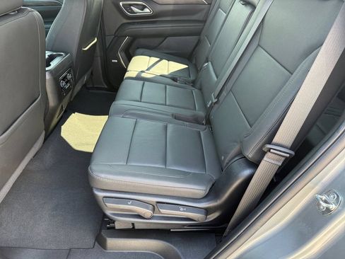 Used 2024 Chevrolet Tahoe Z71 w/ Luxury Package AWD/4WD image 11